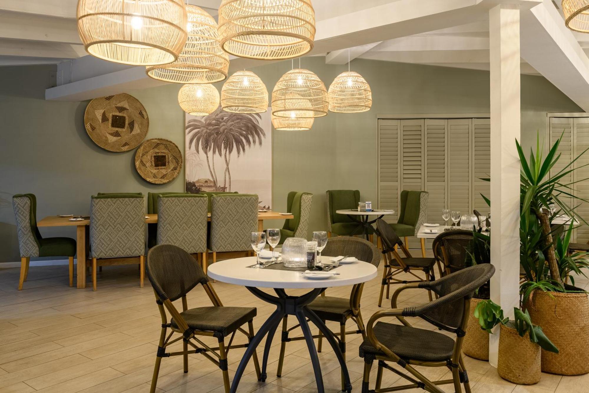 San Lameer Resort Hotel & Spa Саутбрум Экстерьер фото